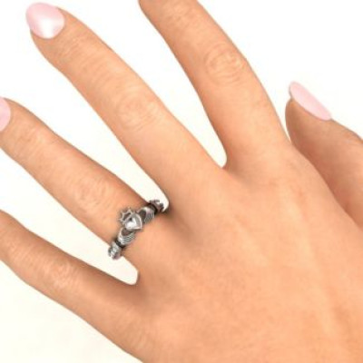 Classic Claddagh Ring with Accents