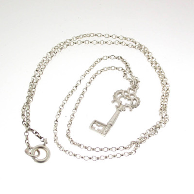 Heritage Key Pendant With 18Chain